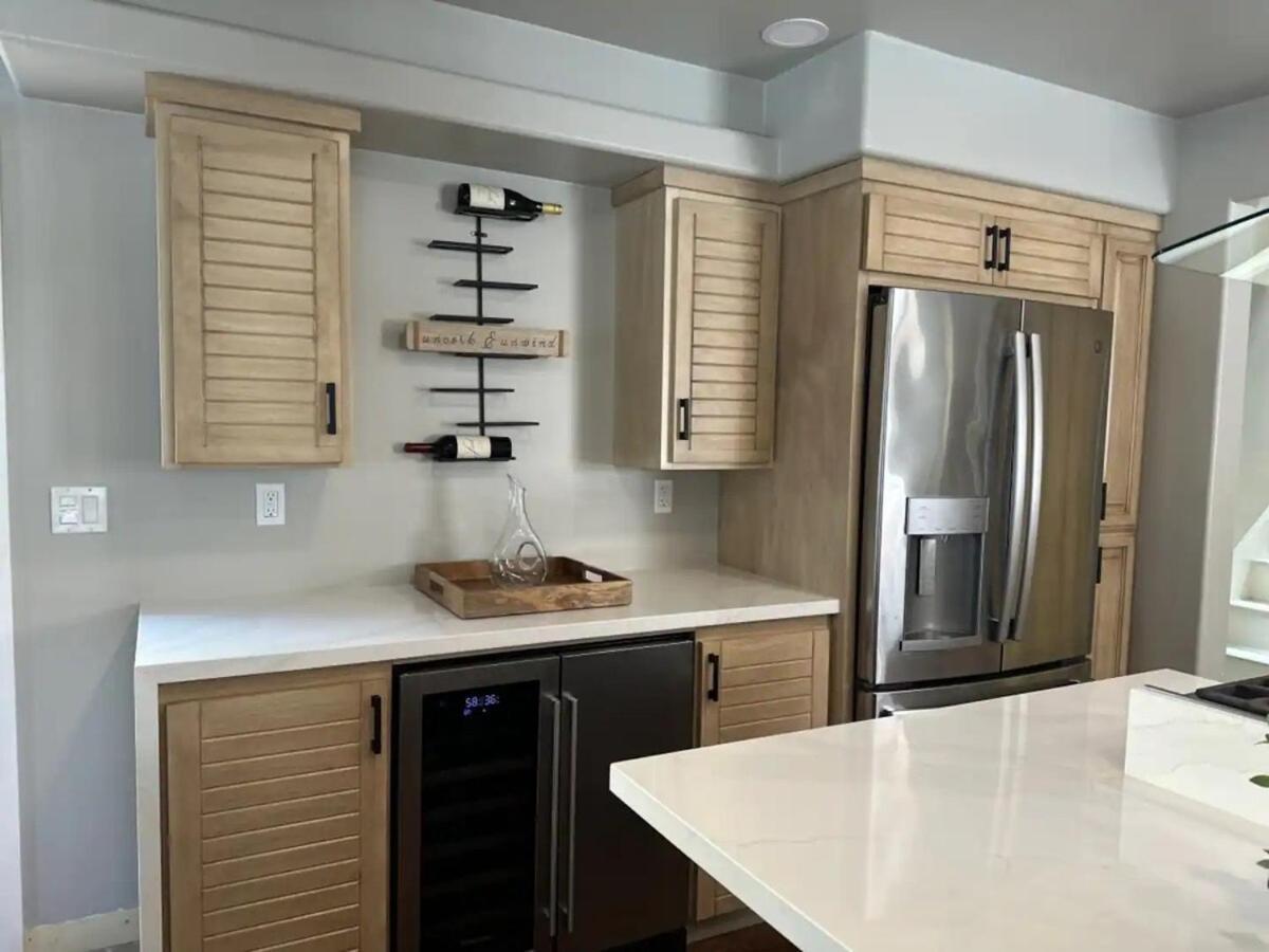 Elegant Beach Living, Just Blocks To The Sand هونتينغتون بيتش، أورانج، كاليفورنيا المظهر الخارجي الصورة