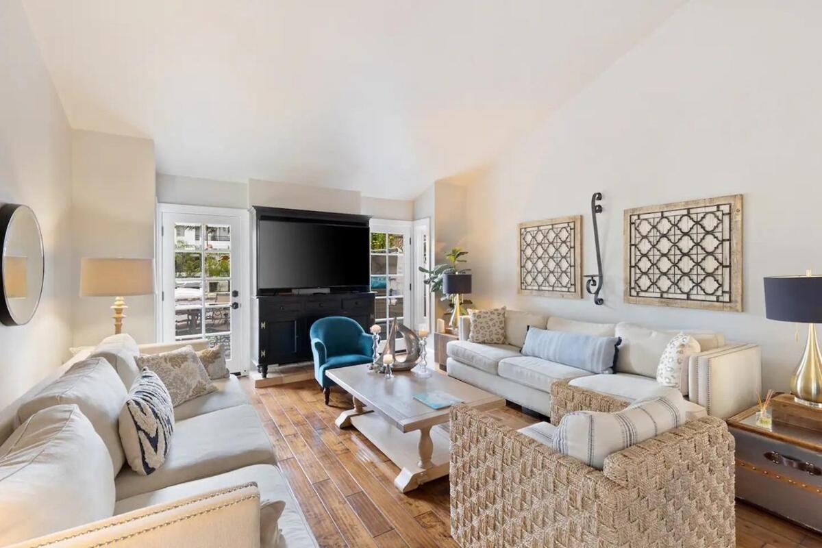 Elegant Beach Living, Just Blocks To The Sand هونتينغتون بيتش، أورانج، كاليفورنيا المظهر الخارجي الصورة
